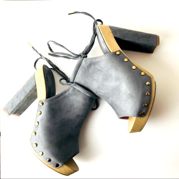 Reneeze Gray Studded Ankle Tie Peep Toe Heels  Size 7.5 - Picture 4 of 14